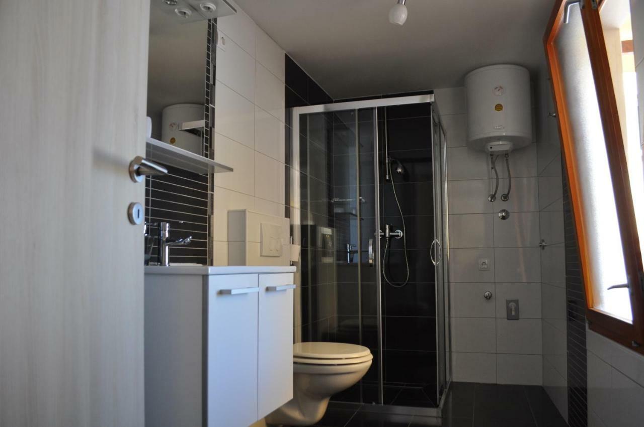 Bay Sascica Apartment ซาลี ภายนอก รูปภาพ