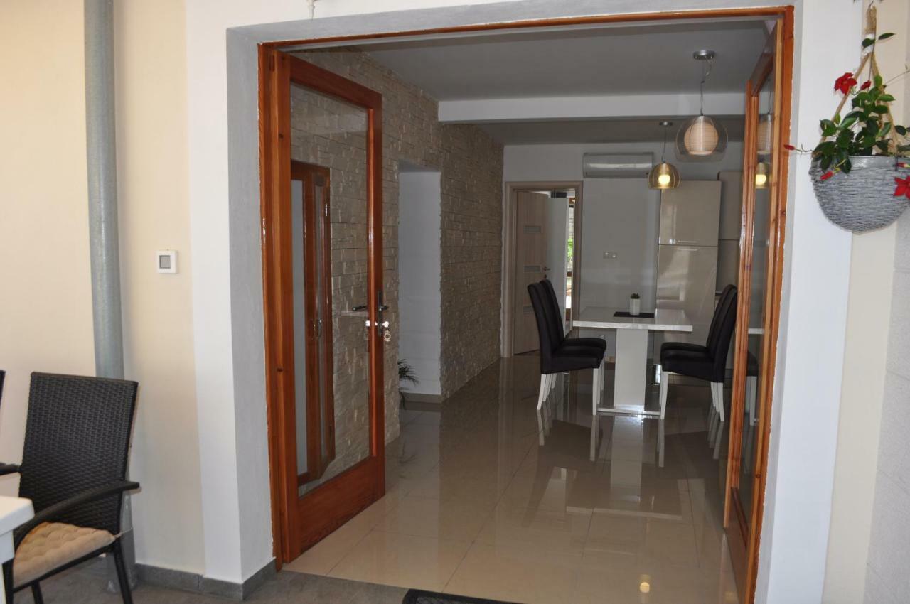 Bay Sascica Apartment ซาลี ภายนอก รูปภาพ